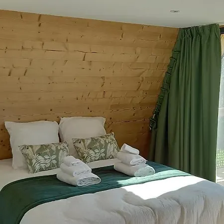 Demeure De La Garenne Bed & Breakfast 4*