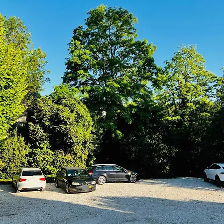 Demeure De La Garenne Bed & Breakfast