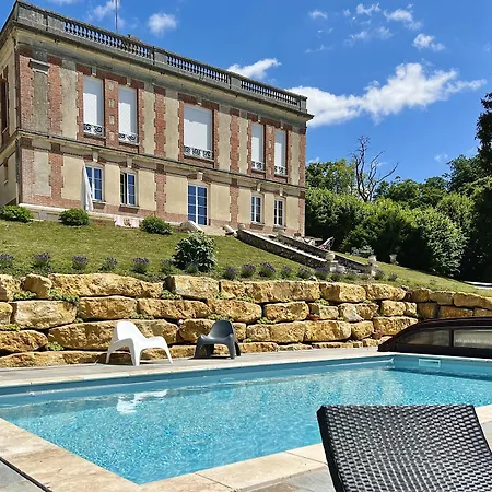 Demeure De La Garenne 4*