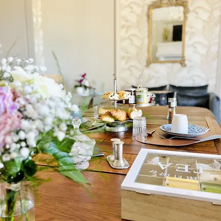 Demeure De La Garenne 4*