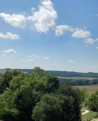 Demeure De La Garenne 4*