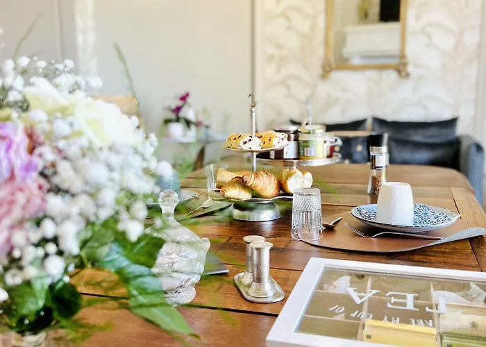 Demeure De La Garenne 4*